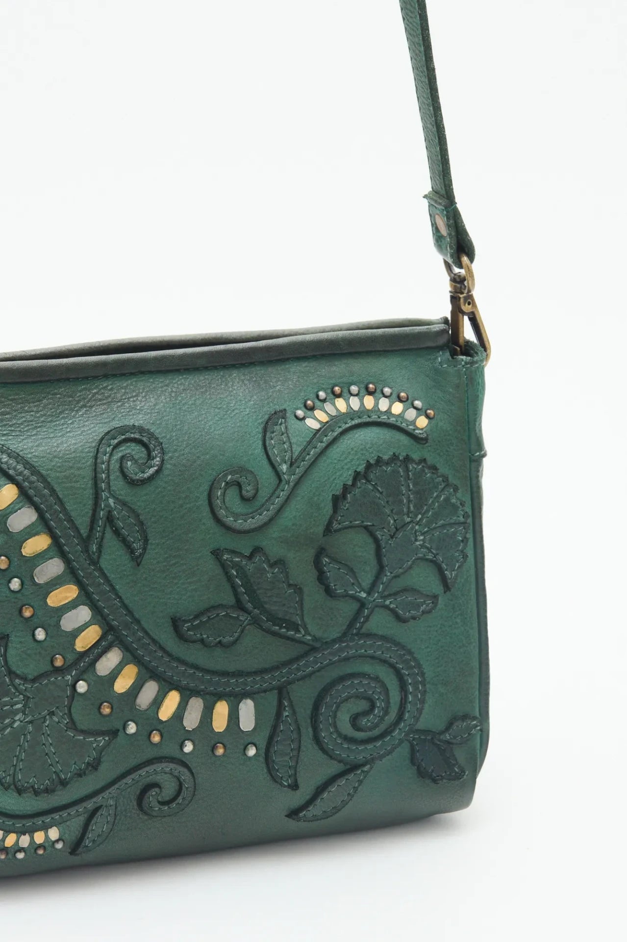 Cartera braid flower