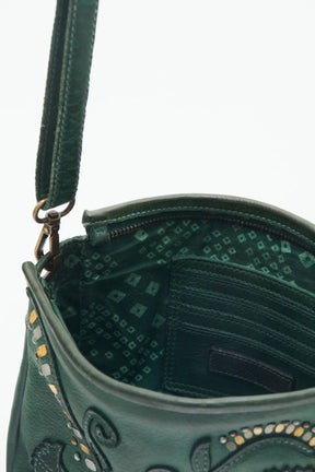 Cartera braid flower